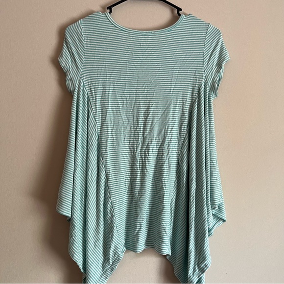 Jessica Simpson. XL Striped Top. - Picture 3 of 5